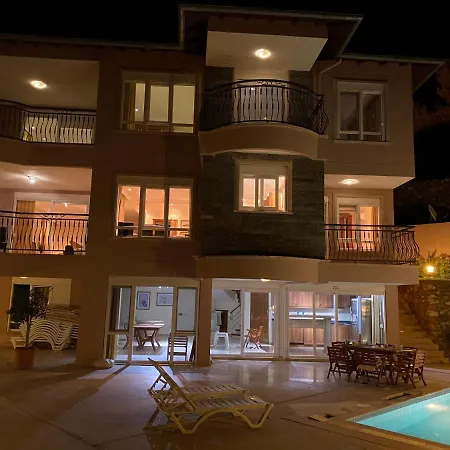 Villa Platanus *